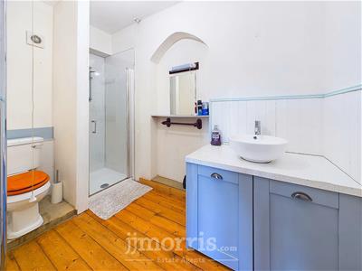 Ensuite